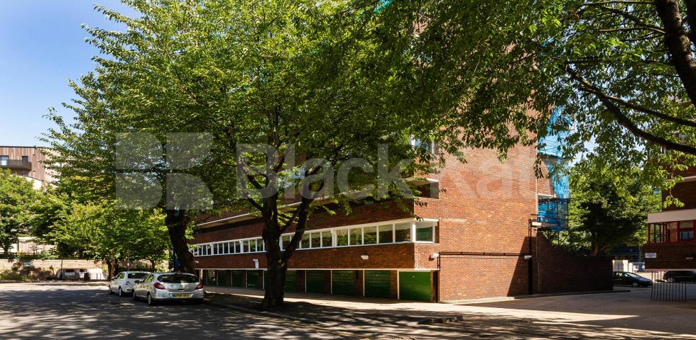 			GOOD FOR 3 SHARERS!, 2 Bedroom, 1 bath, 1 reception Flat			 Pembroke Street, Caledonian road / Kings cross